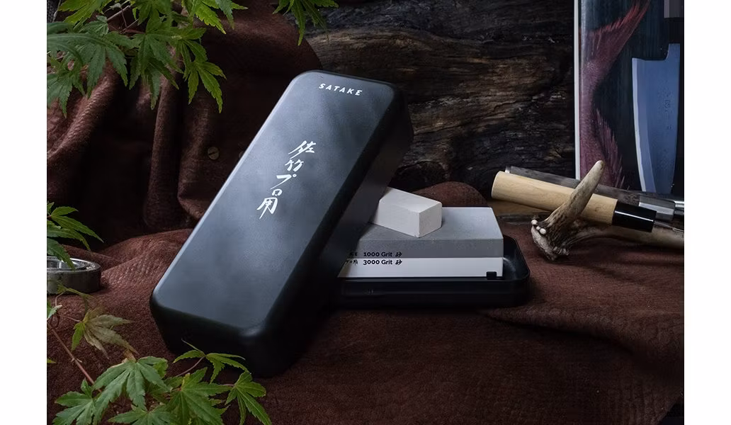 Satake Slipsten 1000/300 grit med förvaringslåda och planingssten