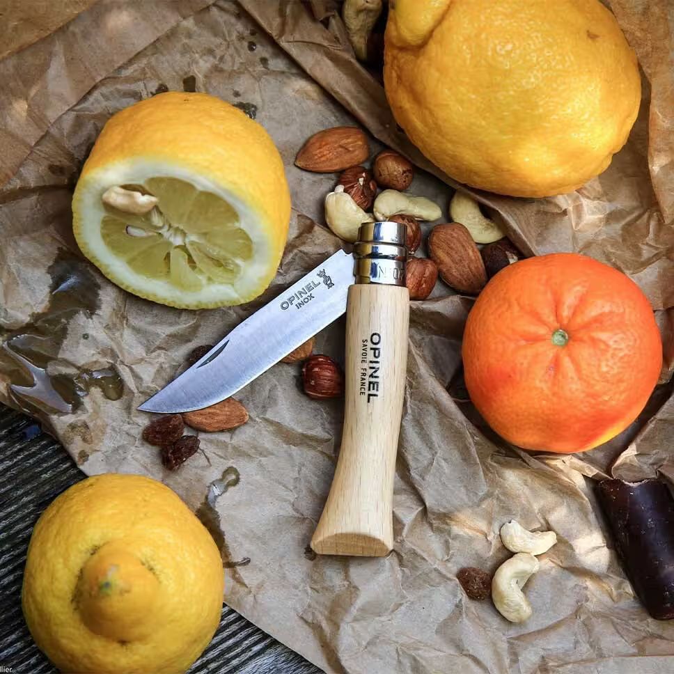 Opinel Fällkniv No7 i kolstål med trähandtag