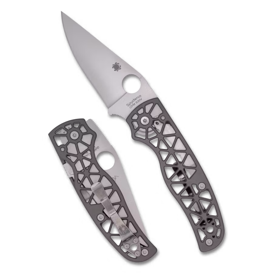 Spyderco Edgerati fällkniv med genombrutet grått aluminiumhandtag och satinslipat blad med runt hål