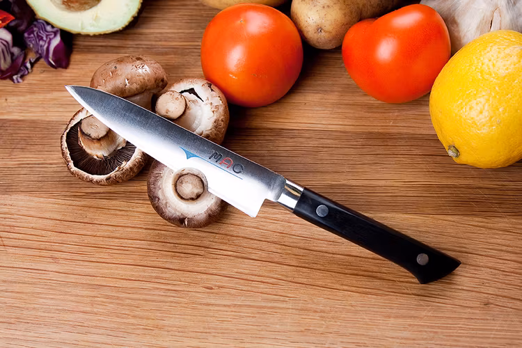 MAC Pro Petty vegetable knife