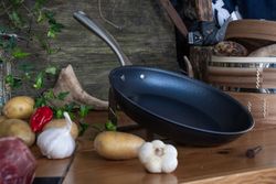 Satake Stekpanna Kolstål 24 cm