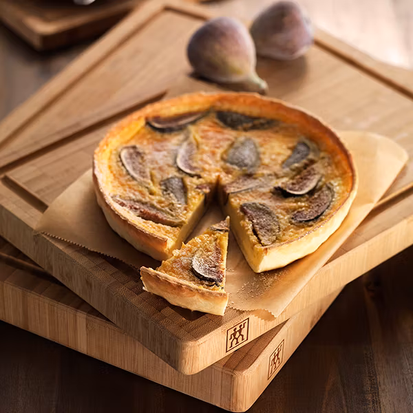 Zwilling cutting board in bamboo