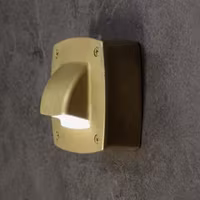 Vägglampa 122L Mässing
