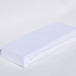 Dra på lakan i vitt från Noble house i 100% bomull i måtten 180 x 200 x 25 cm.