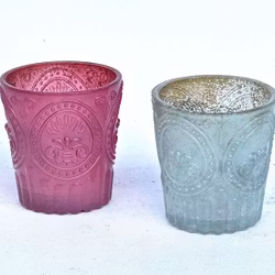 78646 en ljuslykta i glas. Färg: Rosa.