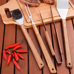 Grillgaffel från Tramontina. Färg: Blank metall och trä.