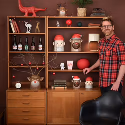 Babbo burk en härlig julburk i porslin att ha julgodiset i från Cult design.