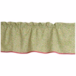 Gardinkappa på metervara. Höjd  47 cm.