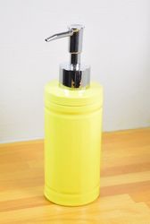 Tvålpump/diskmedelspump. Färg: Gul. Höjd 19 cm.