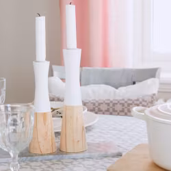 Ljusstake hög. Höjd 25 cm. Diam. 7 cm.