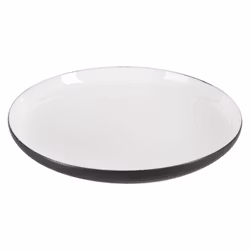 Assiett Skagen en ¨mixa och matchaservis¨ i vitt med svart undersida från Modern house. Mått D 23 cm.