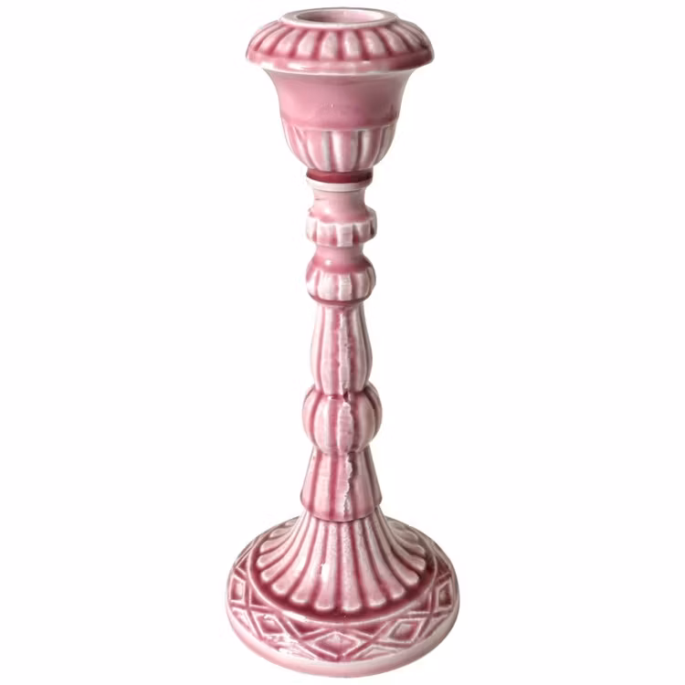 Ljusstake Emalj från Boel & Jan. Färg: Lilac. Mått: H 19 cm, Dia 9 cm.