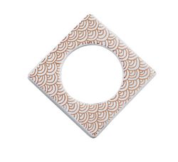 Change ljusmanschett från Cult design. Färg: Vit med ett kopparmönster.