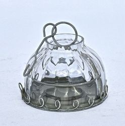 Hänglykta i metall med glaskupa. Färg: Matt grågrön färg.