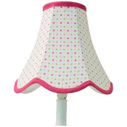 Doris en lampskärm från Boel & Jan med vågad kant. Färg: Vit med prickar i grönt, mörk och ljusrosa och med rosa kantband.