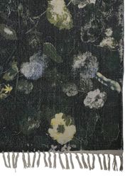 Garden en multifärgad bomullsmatta med ett tryckta blommor i mönstret från Svanefors i mått 140 x 200 cm.