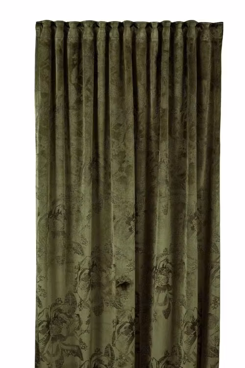 Roma beauty är en gardinlängd i sammet med multiband. Färg: Grön.