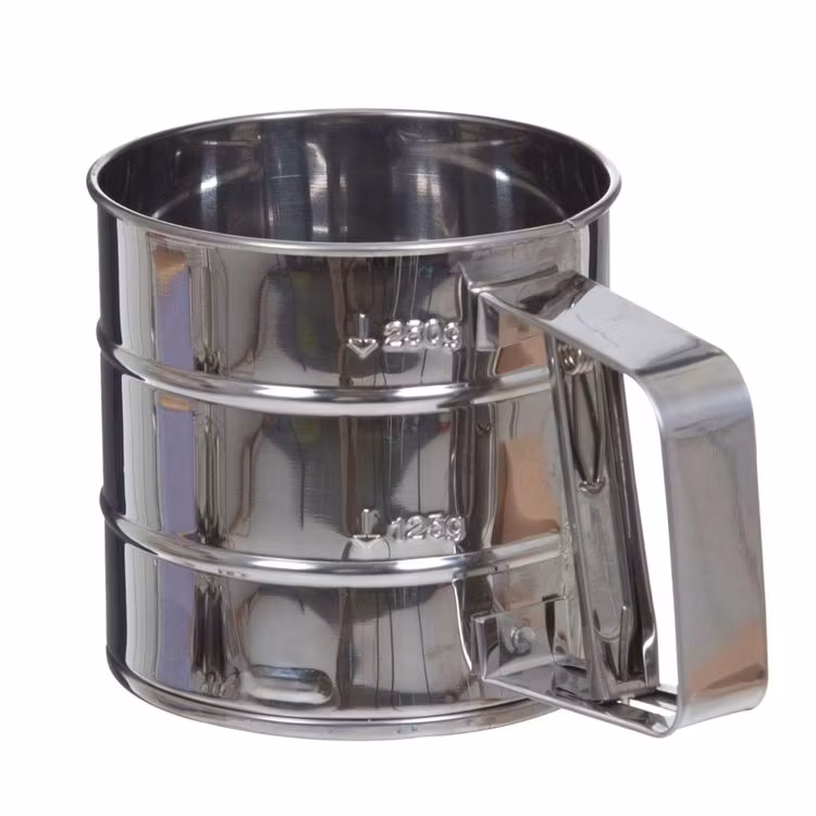 Rix mjölsiktare från Noble house. Färg: Blankt stål.