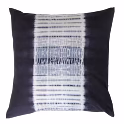 Batik ett kuddfodral i ett härligt batikmönster. Färg: Blått och vitt med ett batikmönster.