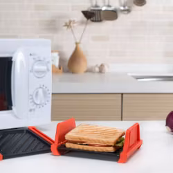 Toastvärmare till microvågsugn från Modern house. Färg: Svart.
