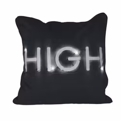 HIGH ett kuddfodral i sammet med LED belysning. Färg: Svart med vit text.