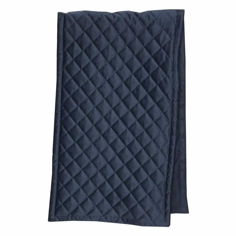 Quilty en lyxig löpare i mörkblå sammet från Svanefors, mått 35 x 140 cm.