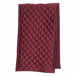 Quilty en lyxig löpare i röd sammet från Svanefors, mått 35 x 90 cm