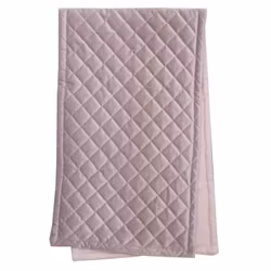 Quilty en lyxig löpare i rosa sammet från Svanefors, mått 35 x 140 cm.