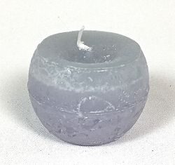Klotljus i stearin. Brinntid ca 10 tim. Färg: Lavendel.