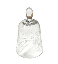 Glaskupa med en graverad blomsliga. Färg: Glas.