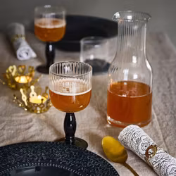 Online karaff i klarglas från Cult design, 1l.