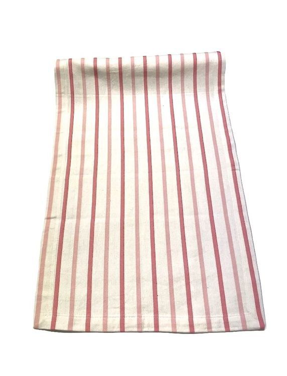 Borgholm en vit löpare med rosa ränder i bomull från Gripsholm, mått 45 x 140 cm.