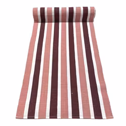 Kilen en vit ripslöpare i bomull med rosa och vinröda ränder från Gripsholm, mått 34 x 120 cm.