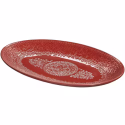 Orient servera S tranbärsröd ett serveringsfat från Cult design, mått 26 x 18,5 x 2,5 cm.