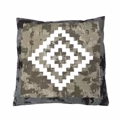 Ottilia ett kuddfodral i bomull i färgerna grått, vitt och brunt från Boel & Jan, mått 50 x 50 cm., mått 50 x 50 cm.