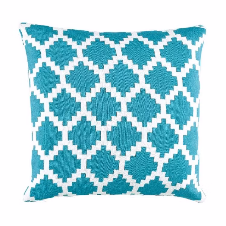 Adrian ett mjukt och mysigt kuddfodral i aqua och vitt från Gripsholm. mått 45 x 45 cm.