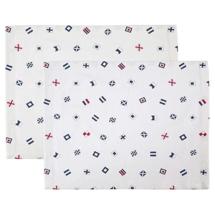 Signal ett 2 pack med bordstabletter med ett marint mönster från Gripsholm, art.nr 917373-10. Färg: Vit med ett marint mönster i blått och rött.