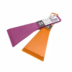 Color en spisskrapa för hällspisar från Modern house. Färg: Lila.