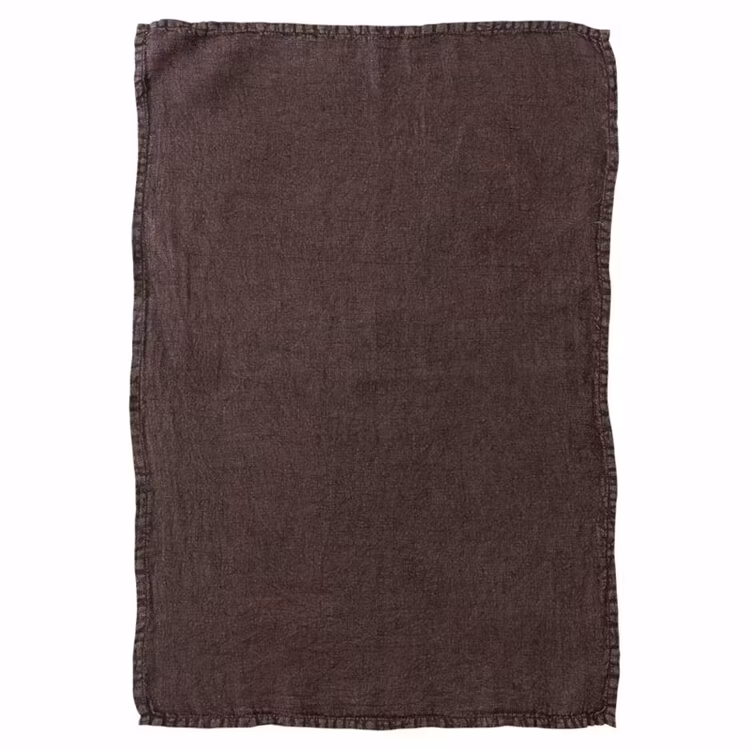 Lovly en lila kökshandduk i 100% tvättat mjukt linne från Svanefors, mått 50 x 70 cm.