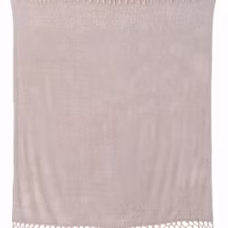 Chenny en underbar rosa pläd i chenille med fransar från Svanefors, mått 120 x 150 cm.