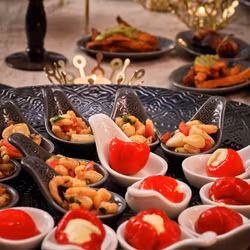 Orient Tapas sked 4-set från Cult design i färgen vit.