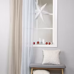 Plopp ett vitt julgardinset med kanaler från Noble house, mått 2 x 140 x 240 cm.