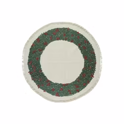 Lingonkrans en rund julgransmatta i 100% bomull i vitt med en grön lingonkrans från Noble house, diameter 95 cm.