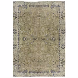Sunita en vävd matta i chenille med tryckt mönster från Svanefors i gula, blå och rosa toner i mått 160 x 230 cm.