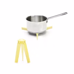 Millenium ett grytunderlägg i gul silikon med magnet som gör att grytunderlägget stannar kvar på grytanfrån Modern house, mått 10,5 cm ihopfällt och 19 cm utfällt.