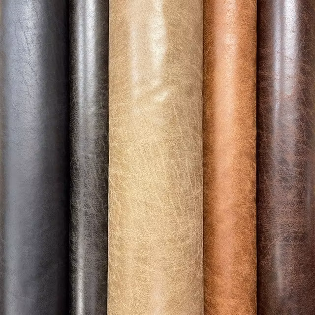 Möbelklassat konstläder på metervara. Martindale: 55000. Färg: Nougat.