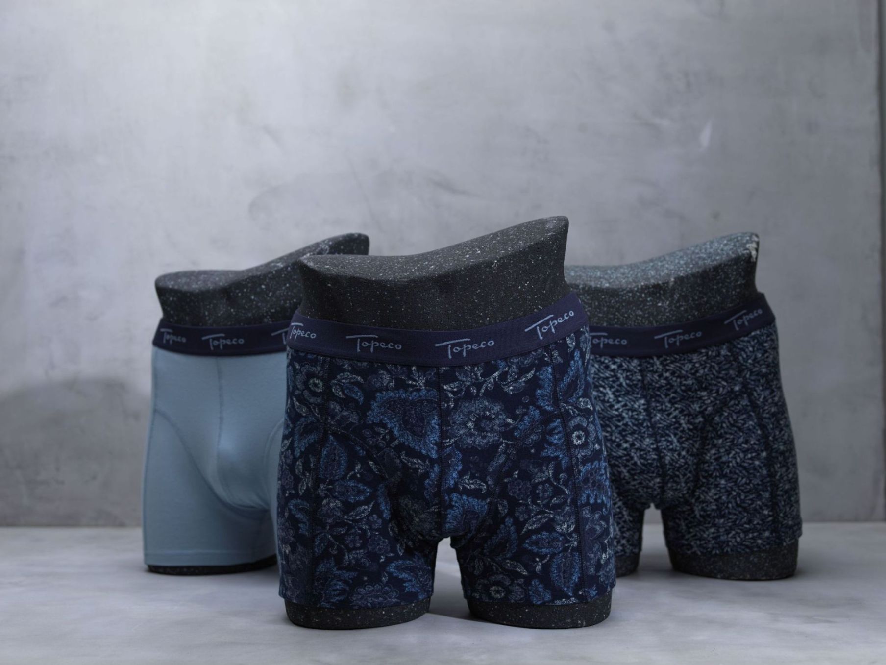 Herrboxer i 3-pack från Topeco. Storlek S. Färg: 2 par blåmelerade och 1 par enfärgade ljusblå.