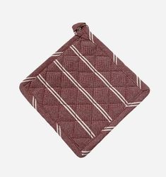 Grytlapp från Classic textiles i återvunnet material. Färg: Röd och vitrandig.