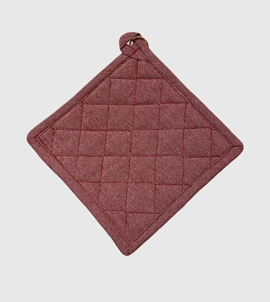 Grytlapp från Classic textiles i återvunnet material. Färg: Röd.