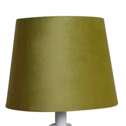 Sam en rund lampskärm i grön sammet med fäste för både E14 och E27 lampor från Stjernsund kollektion.